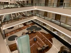 -上海滴水湖皇冠假日酒店