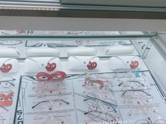 -翰佐蔡司小乐圆·依视路星趣控·暴龙眼镜折扣店