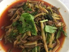 芹菜牛肉丝-明升萝卜汤