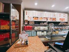 面包甜点陈列柜-国际饭店·帆声西饼屋(黄河路店)