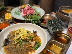 -草家酱蟹炭火烤肉店(珲春南路一店)