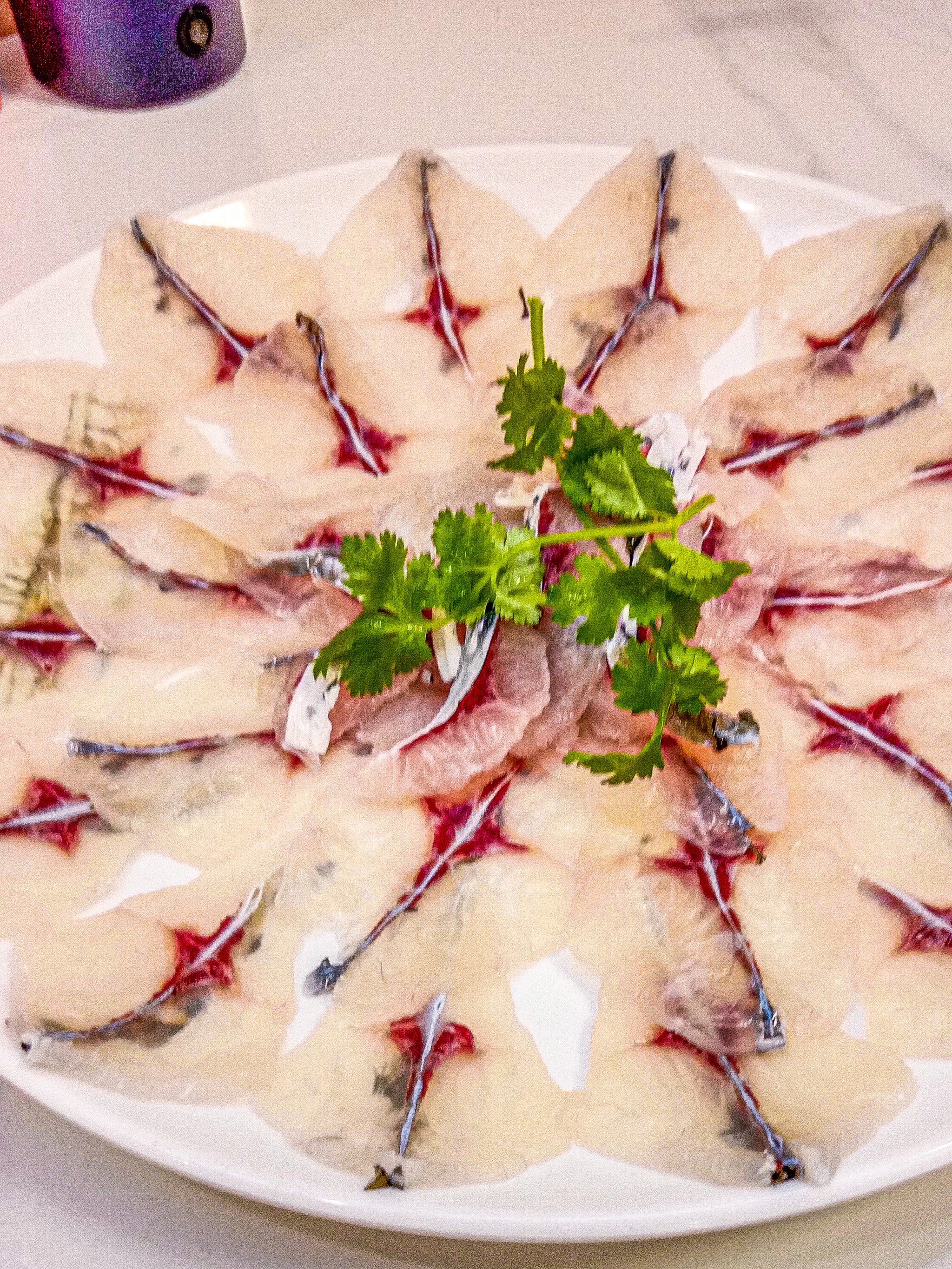 手切鱼刺身,鲜嫩无比