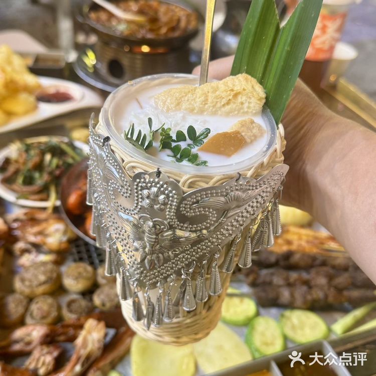 这家烧烤不愧是大理的排队王… 这家烧烤在大理真的毫无对手