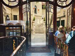-Majestic Café