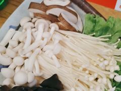 -毛辣果·贵州红酸汤牛肉火锅(西单店)