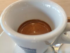 -LAVAZZA拉瓦萨咖啡(中航城君尚购物中心店)