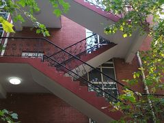 -北京市海淀外国语实验学校