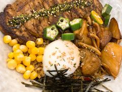 嫩煎鸡腿肉藜麦谷物碗-Artisan匠匠(中央大街店)