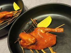 香茅烟熏玻璃乳鸽-韩上楼