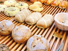 -焙丽拾光(麦凯乐直营店)