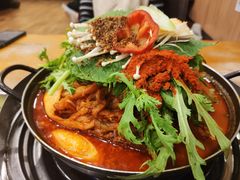 土豆排骨火锅-喇喇排骨火锅·传统韩式脊骨汤(望京西园总店)
