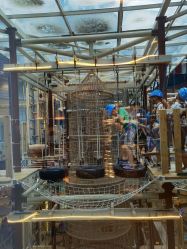 -PIPIKINGDOM皮皮王国欢乐号(欢乐海岸购物中心店)