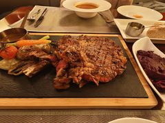 -东西风牛排馆周末烧烤自助(首都机场希尔顿店)
