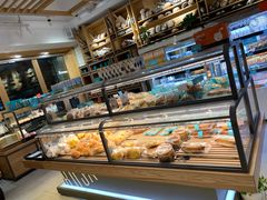 面包甜点陈列柜-罗莎蛋糕(魔法师司门口店)