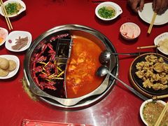 鸳鸯老火锅-山城辣妹子(定福庄店)