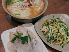 -亮亮面馆(经六路店)