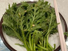 生拌茼蒿-巴扎美食·新疆菜·西域歌舞表演餐厅(新疆大厦店)