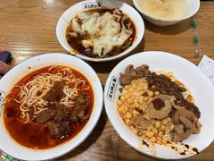 豌杂小面加肥肠-花市豌杂面(民生路店)