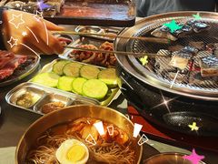 -围炉肉舍•炭烤活鳗•丹东海鲜烤肉(步行街店)