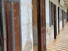 -吐斯廉屠杀博物馆