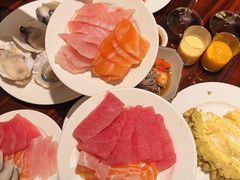 -广州万富希尔顿酒店·感趣自助餐厅·金秋蟹宴生蚝海鲜刺身