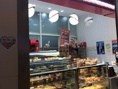 面包甜点陈列柜-白玉兰食品(甜云店)
