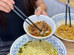 -李与白包子铺(桐梓林店)