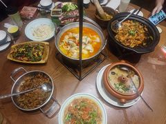 -老滇山寨•云南特色菜•地方菜•民族风情歌舞表演(金碧店)