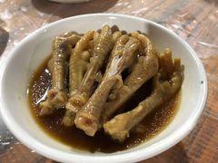 鲍鱼汁鸡爪-满記土窑烧鷄波浪山莊