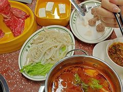 -四囍码头海鲜烧烤自助火锅(外滩南京东路悦荟广场店)
