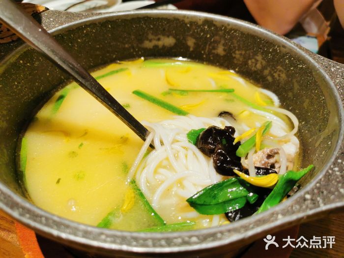 云海肴云南菜(苏州中心店)云南过桥米线图片