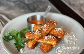 Golden Mozzarella Sticks