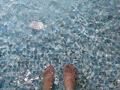 -涨巢·潮玩水疗局