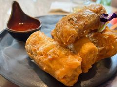 靓蚝仔腐皮卷-玖尹-新派中式餐酒馆