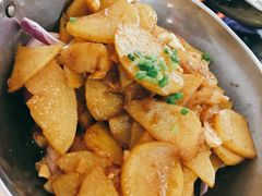 干锅土豆片-鱼乐岛餐厅·户外花园主题餐厅