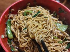 -爆炸头阿姨小四川正宗川味小吃(无任何分店)