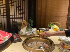 -余欢领鲜火锅(新街口店)