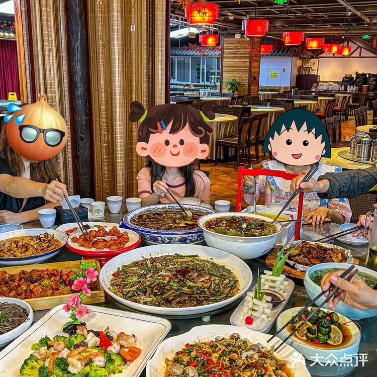 从江湖菜到传统川菜都能找到身影,吃上鲜活美味的菜肴