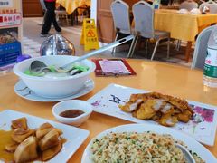 -鹏城人家海鲜酒家·23年老字号(较场尾店)