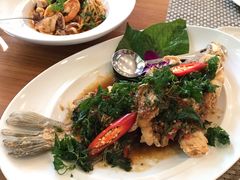 -Chom Cafe and Restaurant