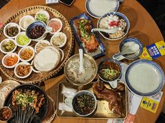 -包整·丝娃娃(一览甲秀楼风景店)