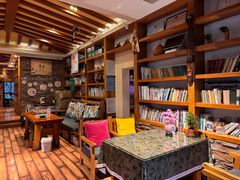 -月亮眼花园餐厅书吧酒吧