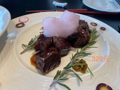 红酒慢炖牛肉配红酒泡沫-RIVIERA 松鹤楼(外滩店)