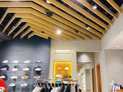 -Onitsuka Tiger(港汇恒隆广场店)