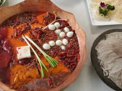 -墨居上隐·院子里火锅(峨眉店)