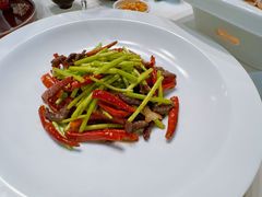香格里拉牛干巴炒藜蒿-泓0871臻选云南菜·味庄
