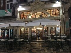-Majestic Café