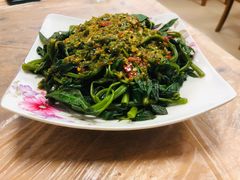 剁椒藤菜-洪霞餐馆