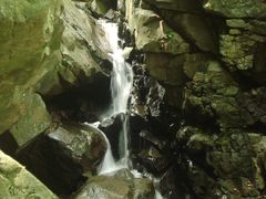 通往长龙飞瀑-藏龙百瀑风景区