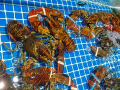 -三亚火车头万人海鲜广场